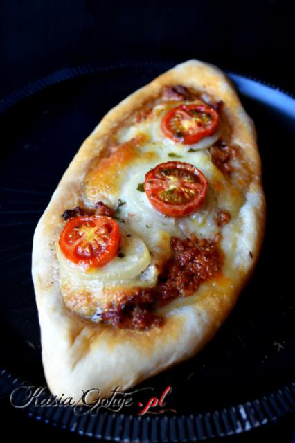 pizza z bolognese